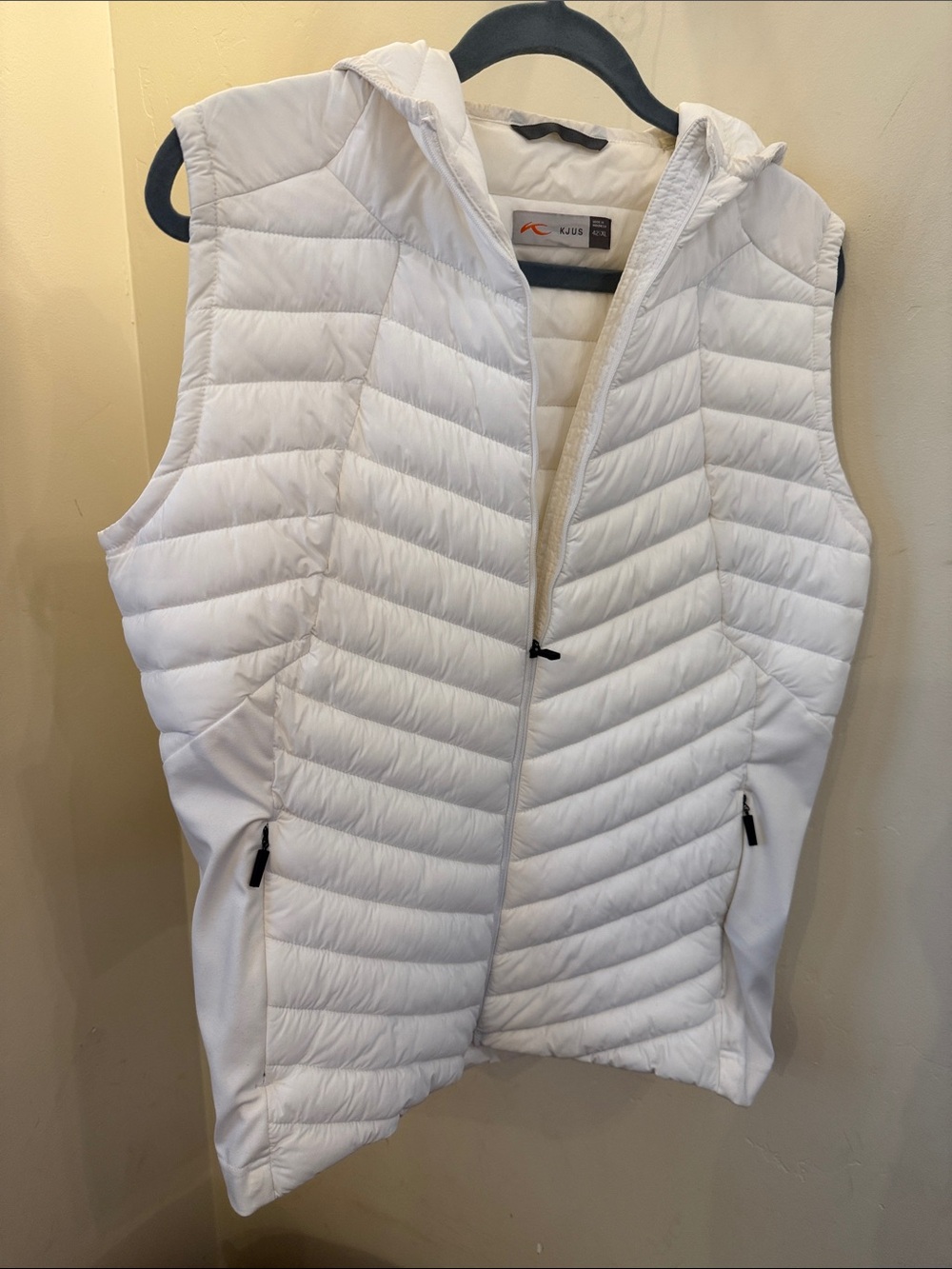 KJUS Women's White Packable Quilted Hooded Vest